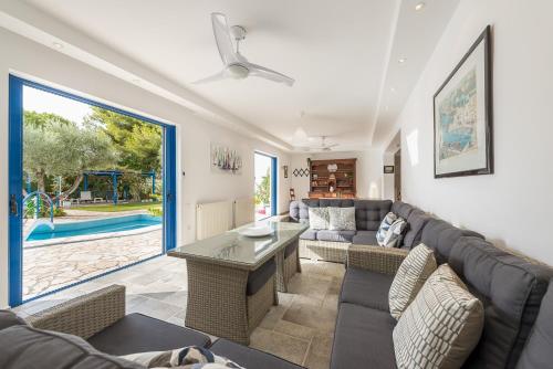 Summer Villa Pasiphae Private Pool - BBQ -Beach 2min