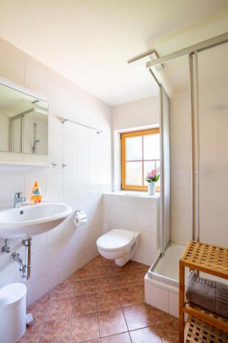 2 bedrooms, 4 beds
