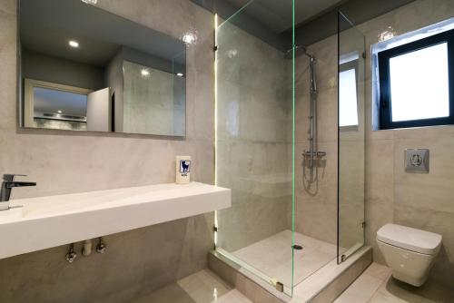 Black Diamond Luxury Beachfront Villa Selenia