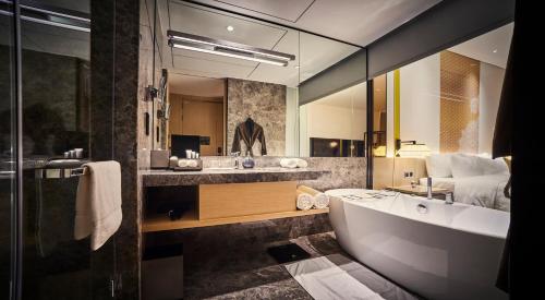 room detail thumbnail 2