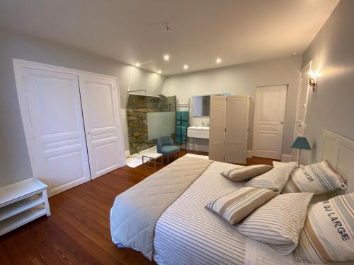 Villa Signolle by Michel Gonet - image 3