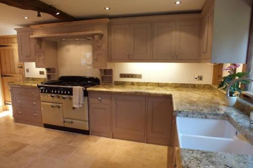 Old Oak Barn - Beautiful barn conversion with wonderful Jacuzzi hot tub in Wetheringsett
