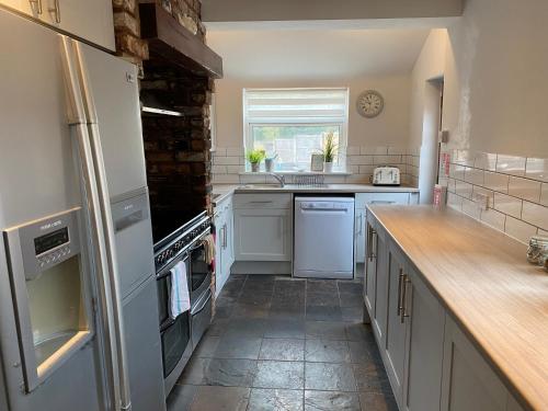 Newlyn House - Sleeps 11