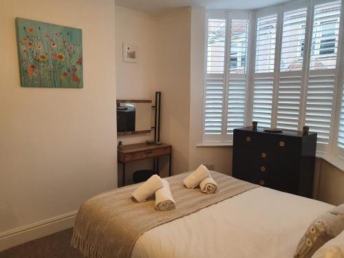 Victoria House - 3 Bedrooms, 3 Bathrooms by Cliftonvalley Apartments