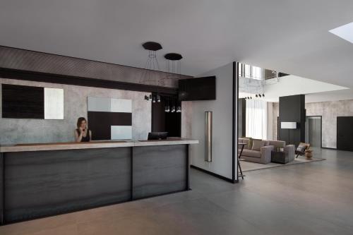 J Hotel - image 7