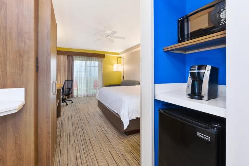 Holiday Inn Express Hotel & Suites Petoskey