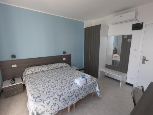Hotel Aurora Room Type - Deluxe Triple Room with Sea View