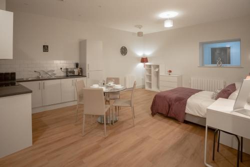 Picture of Apartment 2, Isabella House, Aparthotel, By Rentmyhouse