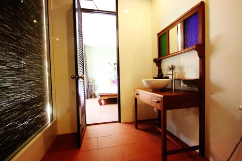 Feung Nakorn Balcony Rooms and Cafe, Bangkok (fotografie 9)