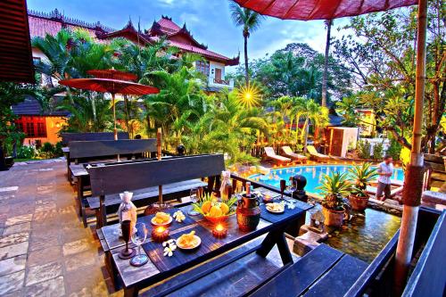 Restaurante, Hotel by the Red Canal Mandalay in Mandalay
