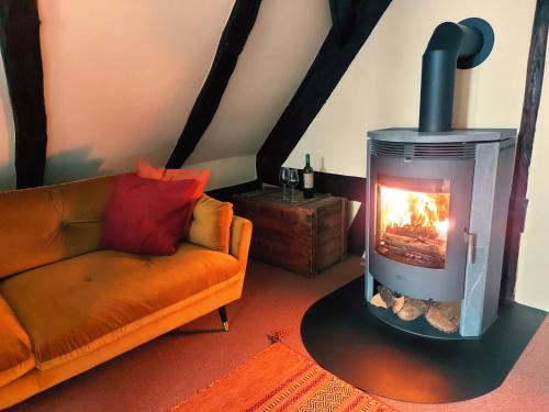 Historische Ferienwohnung mit Kamin in Lich 8.7km von Königgrätzer Straße entfernt