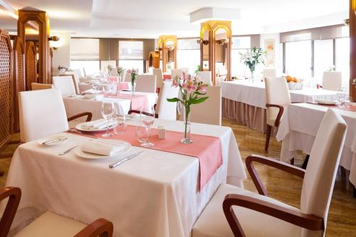 Hotel Royal Plaza - image 8