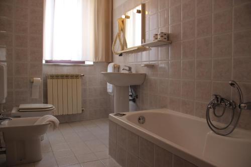 Demy Hotel - image 6