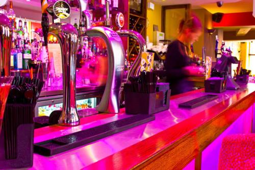 The Lounge Hotel & Bar - image 10