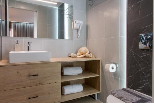 Koios Apartments Room Type - Deluxe Suite