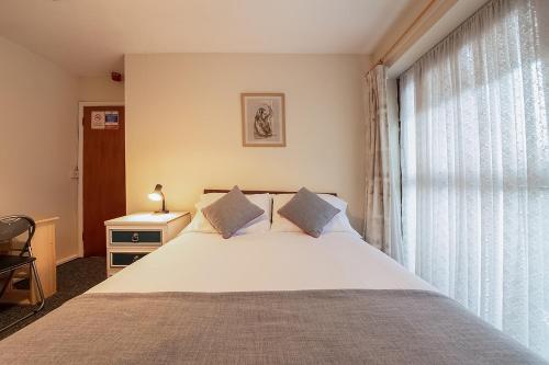 OYO Honeycroft Lodge - Hotel - Uxbridge