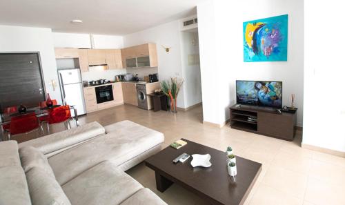 Glabur Stays - The Nicosia Elite - Exceptional Top Floor Apartment Nicosia City, Welcomes U!!!