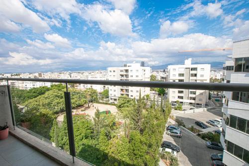 Glabur Stays - The Nicosia Elite - Exceptional Top Floor Apartment Nicosia City, Welcomes U!!!