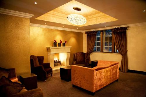 The Popinjay Hotel And Spa Hotel Darkhall From £60 