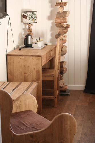 2 twin beds