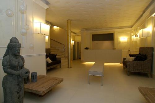 Előcsarnok, Hotel Metropolitan near Archeológiai Városi Múzeum