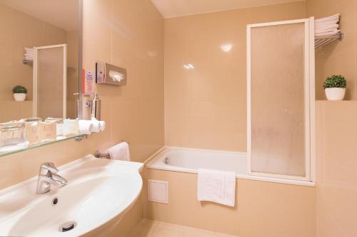 Hotel Páv - image 13