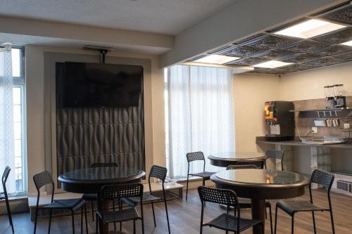 طعام و مشروبات, Hotel Chataura in ديترويت