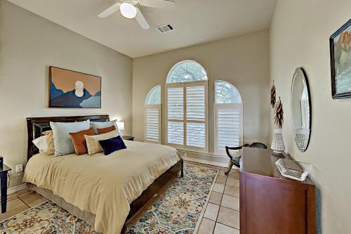 Sacred Vista - Opulent Hill Country Home with Pool home - image 14