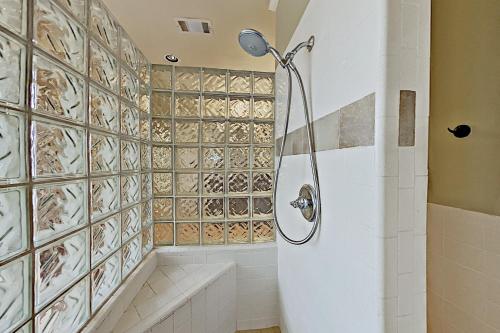 Sacred Vista - Opulent Hill Country Home with Pool home - image 13