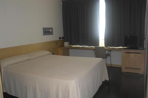 2 twin beds
