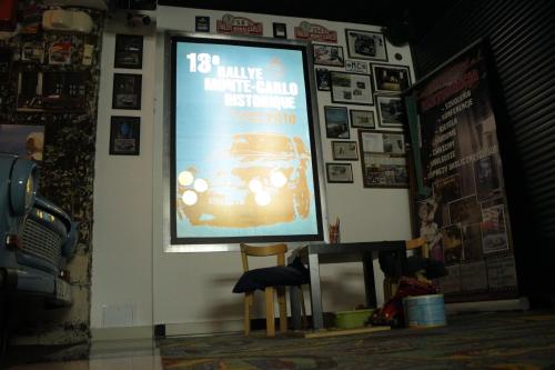 GarageHotel - image 8