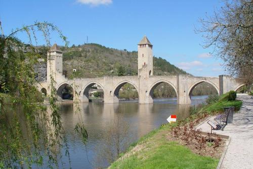 TINY HOUSE & SPA in กาเกส์