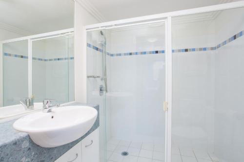 Two-Bedroom Apartment with Two Bathrooms image 3
