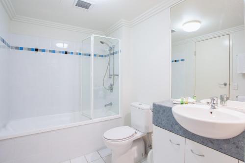 One-Bedroom Apartment image 7