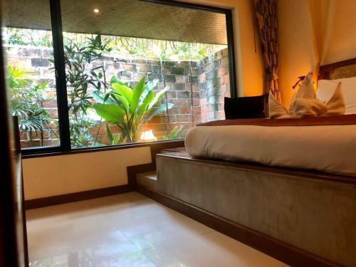 Ploy Resort thumbnail 3