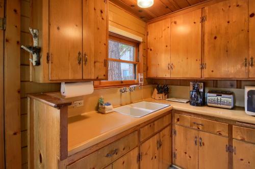 Instalações, 73 Walk-A-Bout in Wawona (CA)