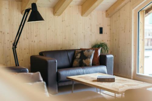 Ferienhaus Alpen Lodge und die Gams