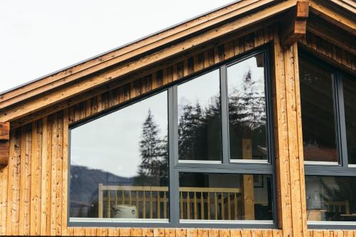 Ferienhaus Alpen Lodge und die Gams