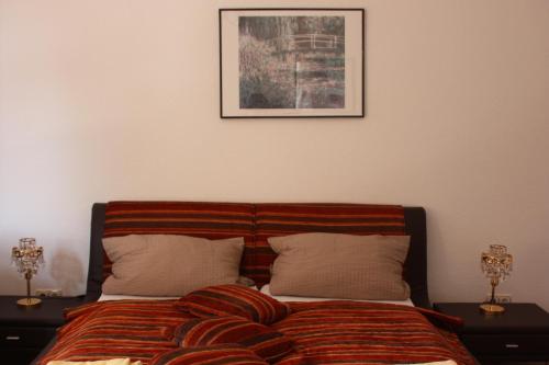 Family Room image 2