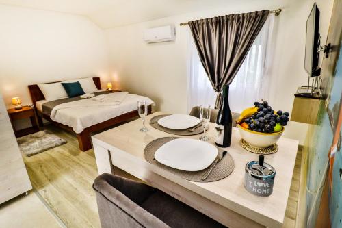 Simo apartments airport Podgorica - image 10