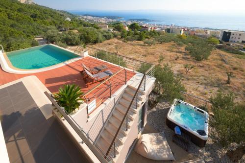 Villa View a luxury villa in Makarska, heated private pool, jacuzzi, gym - Location, gîte - Makarska