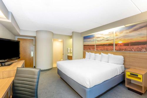 Days Inn by Wyndham Eagan Minnesota Near Mall of America