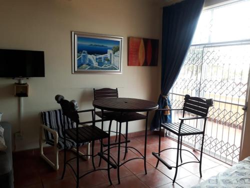 4 double beds, 1 twin bed, 1 sofa bed