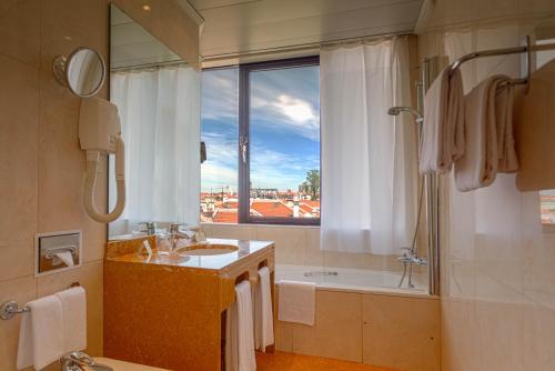 Holiday Inn Lisbon an IHG Hotel - image 7
