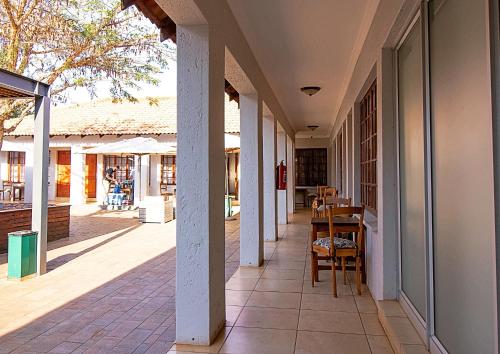 Patogumai, Doors Inn (The) in Mokopanė