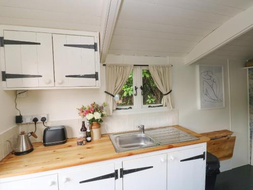 Hazel Nook - main image