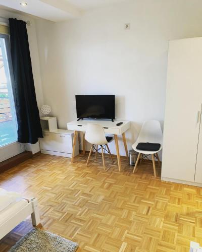 AschaffApartment 4 Schlafzimmer bis 10 Personen bei Aschaffenburg 449m von Mainaschaff entfernt