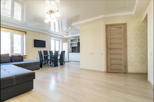 keuken, Luxury 2-bedroom Most City Area, center in Dnipro
