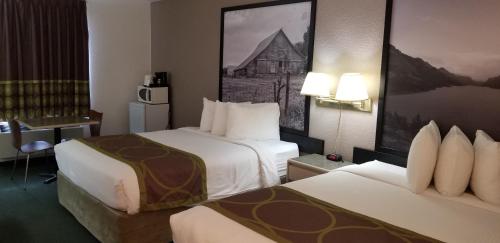 2 queen beds