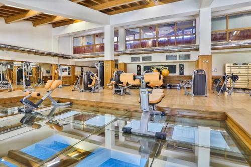 Pirin Golf & Country Club Apartment Complex - image 9